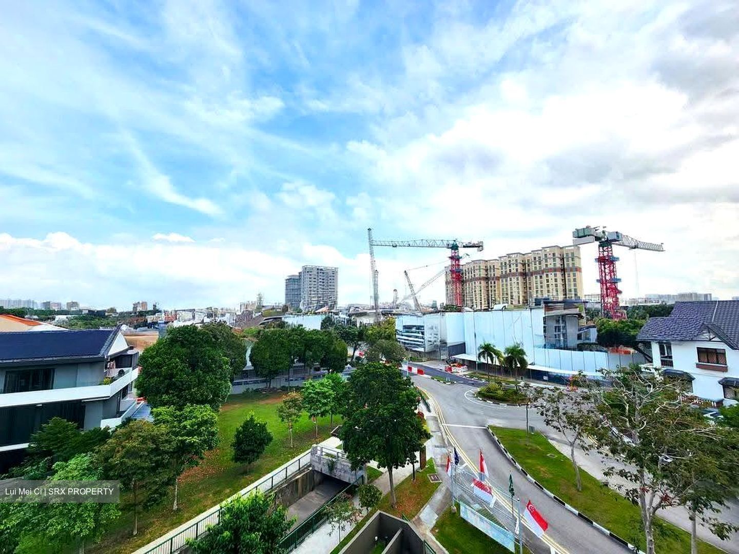 Senyum Residences (D14), Terrace #610580241